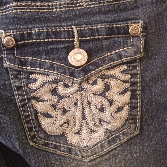 Karma Blue embroidered stretch jean capri size 5 - Picture 6 of 8